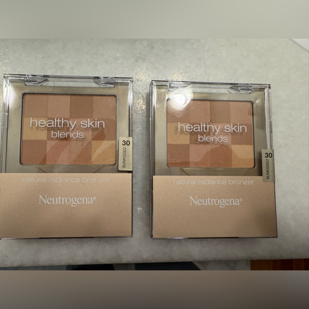 New set of 2 Neutrogena Healthy skin blends sunkissed 30 bronzer